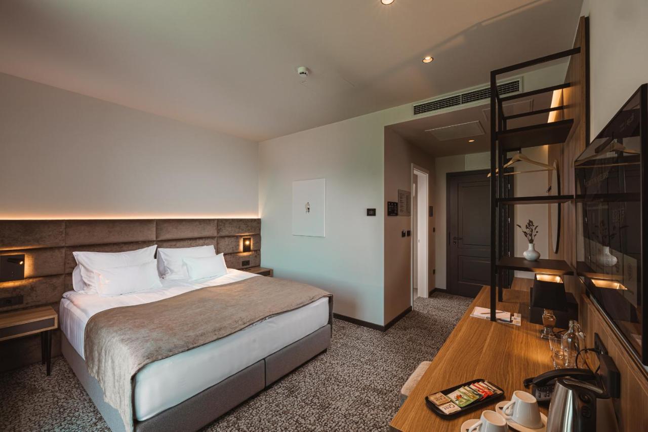 Hotel Grof Vransko Экстерьер фото