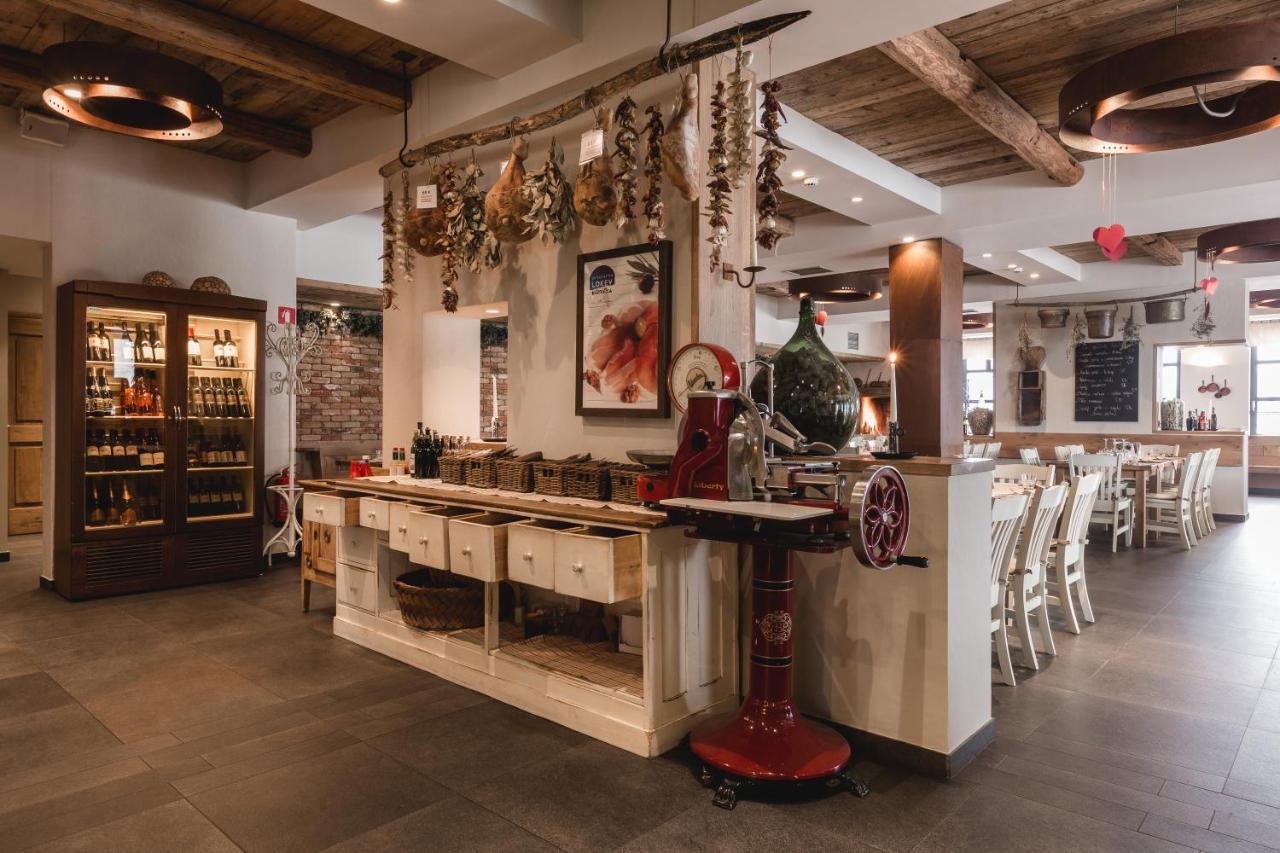 Hotel Grof Vransko Экстерьер фото